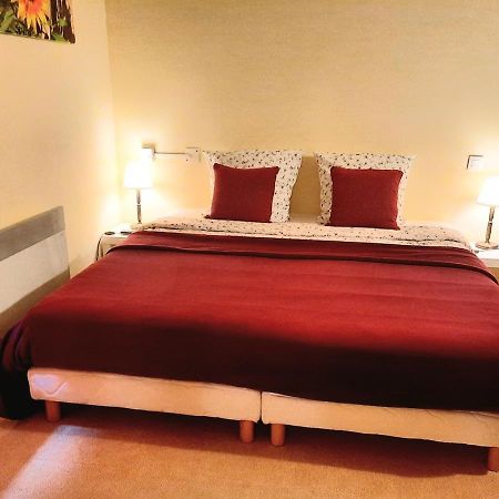 Domaine Lou Castet Bed and Breakfast Tuzaguet Exteriör bild