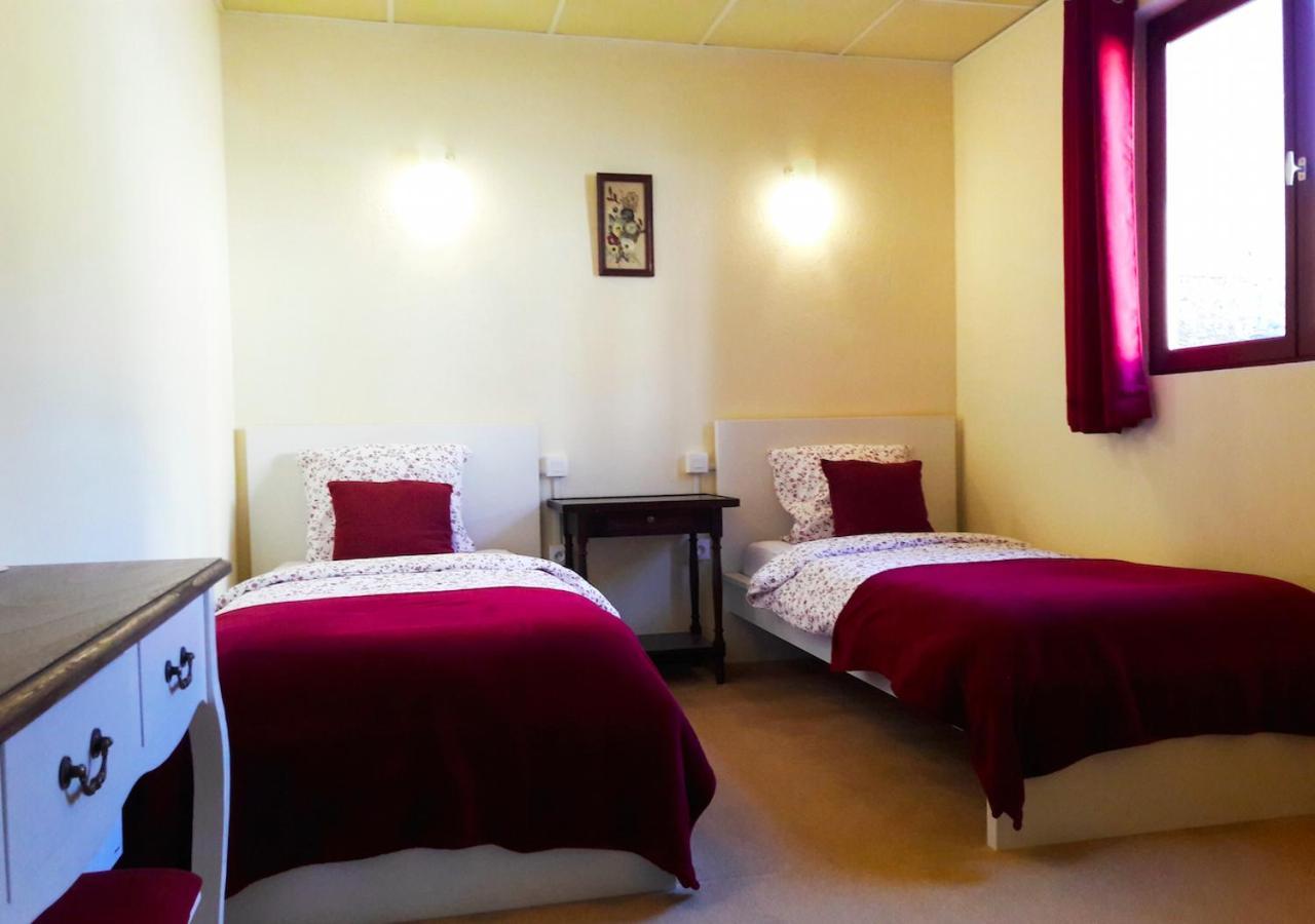 Domaine Lou Castet Bed and Breakfast Tuzaguet Exteriör bild