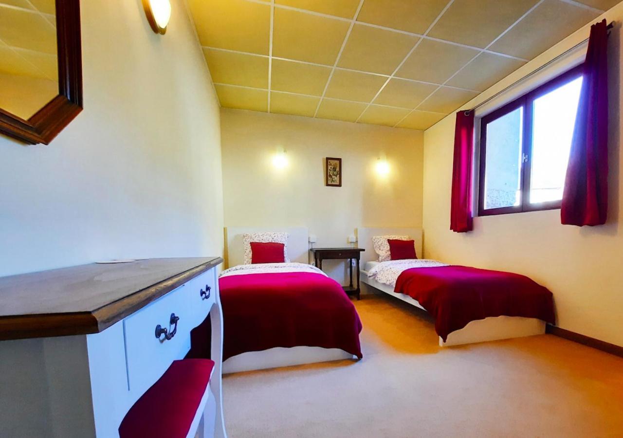 Domaine Lou Castet Bed and Breakfast Tuzaguet Exteriör bild