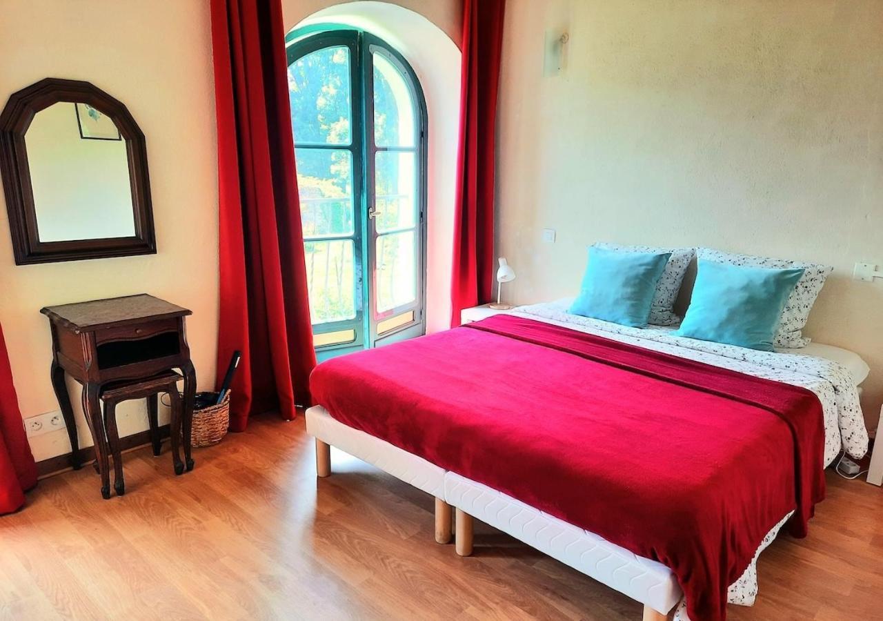 Domaine Lou Castet Bed and Breakfast Tuzaguet Exteriör bild