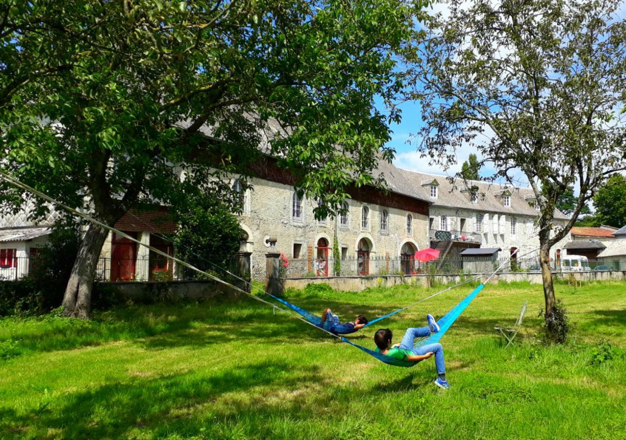 Domaine Lou Castet Bed and Breakfast Tuzaguet Exteriör bild