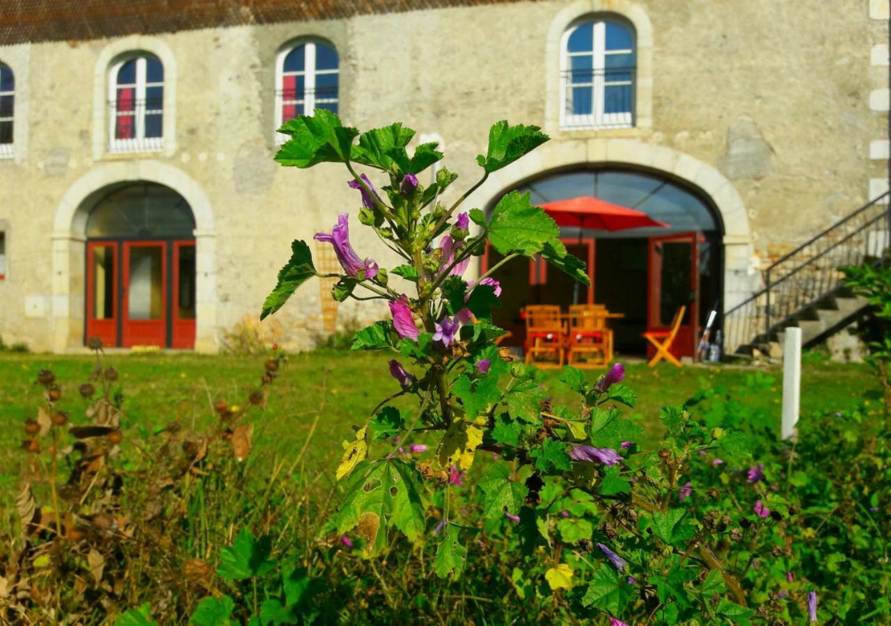 Domaine Lou Castet Bed and Breakfast Tuzaguet Exteriör bild