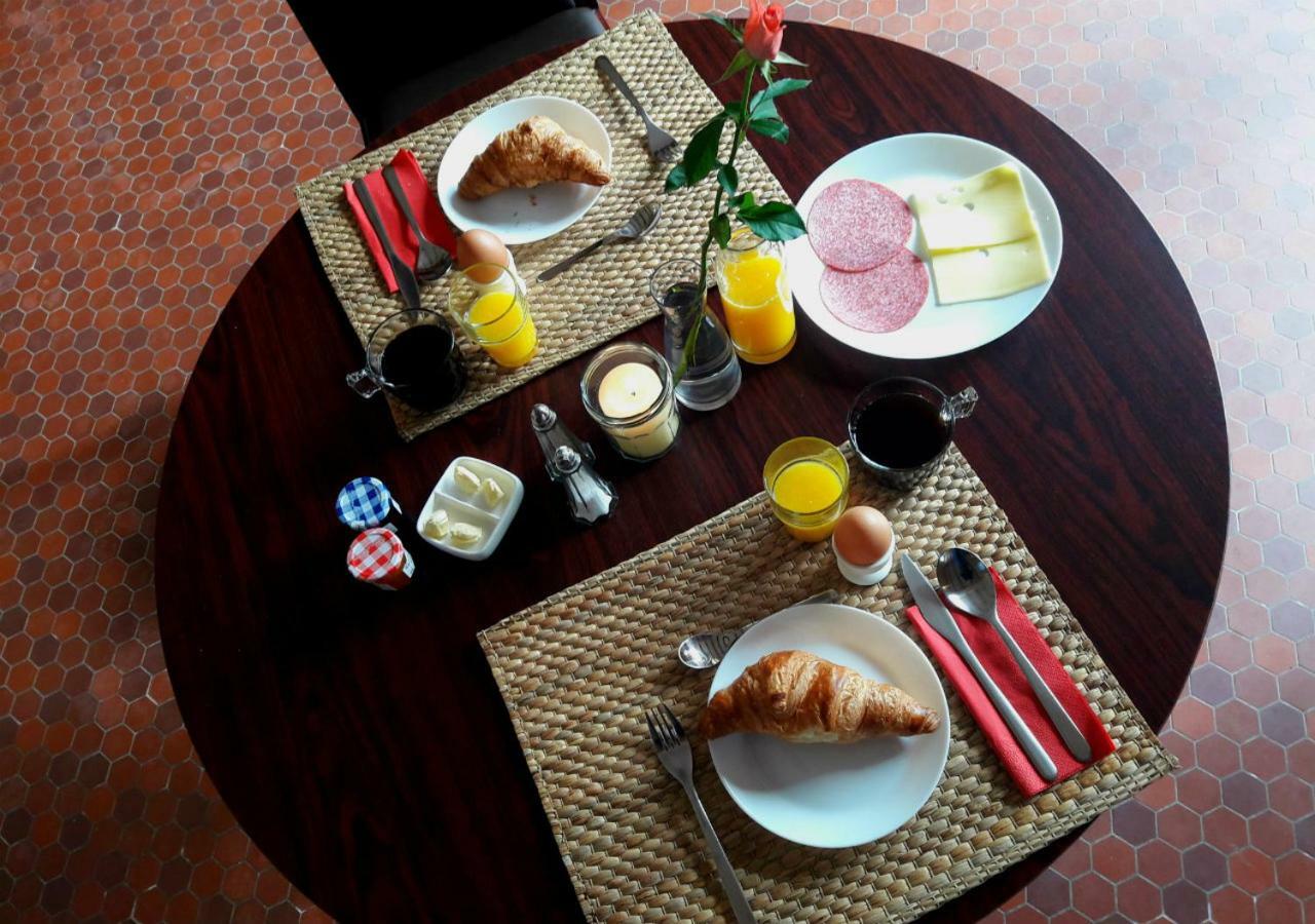 Domaine Lou Castet Bed and Breakfast Tuzaguet Exteriör bild